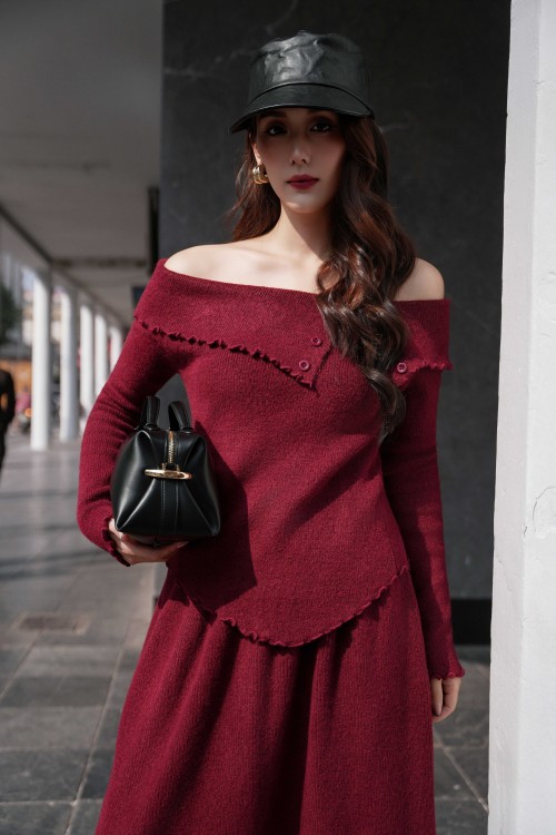 Sixdo Bateau Collar Knit Blouse &amp; Skirt